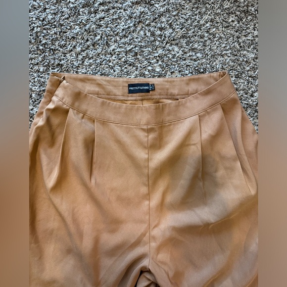 PrettyLittleThing Pleated Wide leg Dress pants - Picture 4 of 6